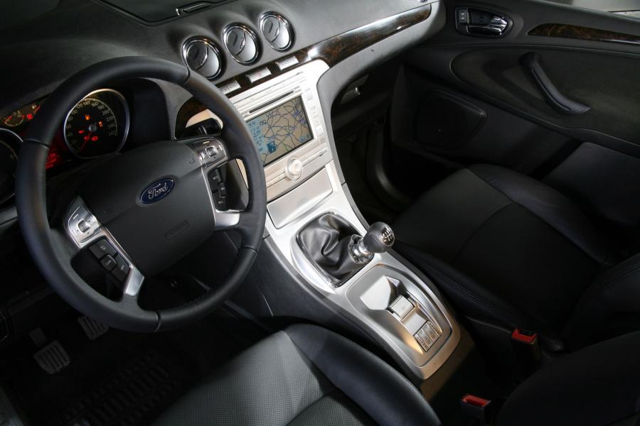  Ford Galaxy 2000 года  (фото 14 из 87)